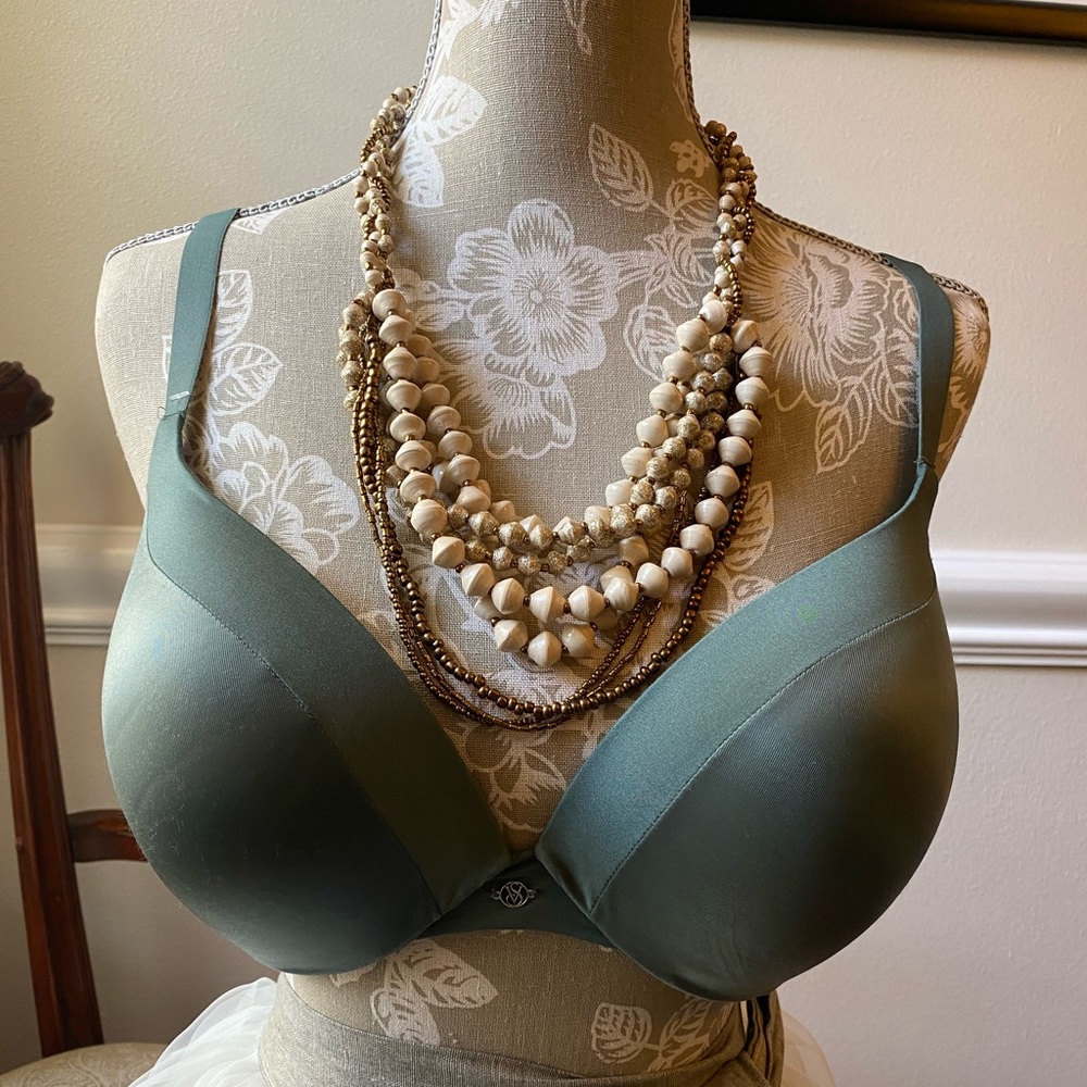 Forest green Victoria’s Secret bra.